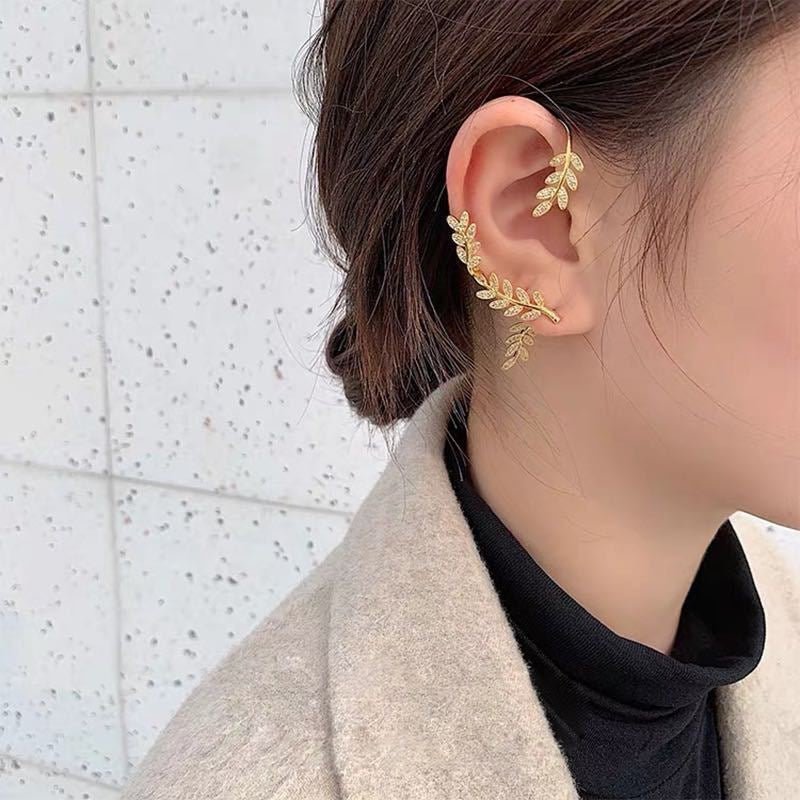 BowLift | Stylish adjustable earrings for an elegant look