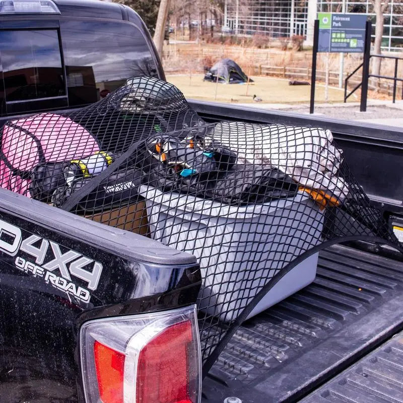 Elastic luggage net with robust carabiners