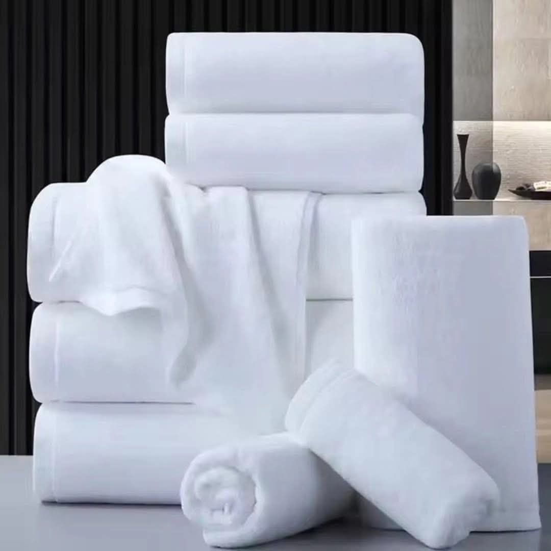 Skanto | Hotel White Towels