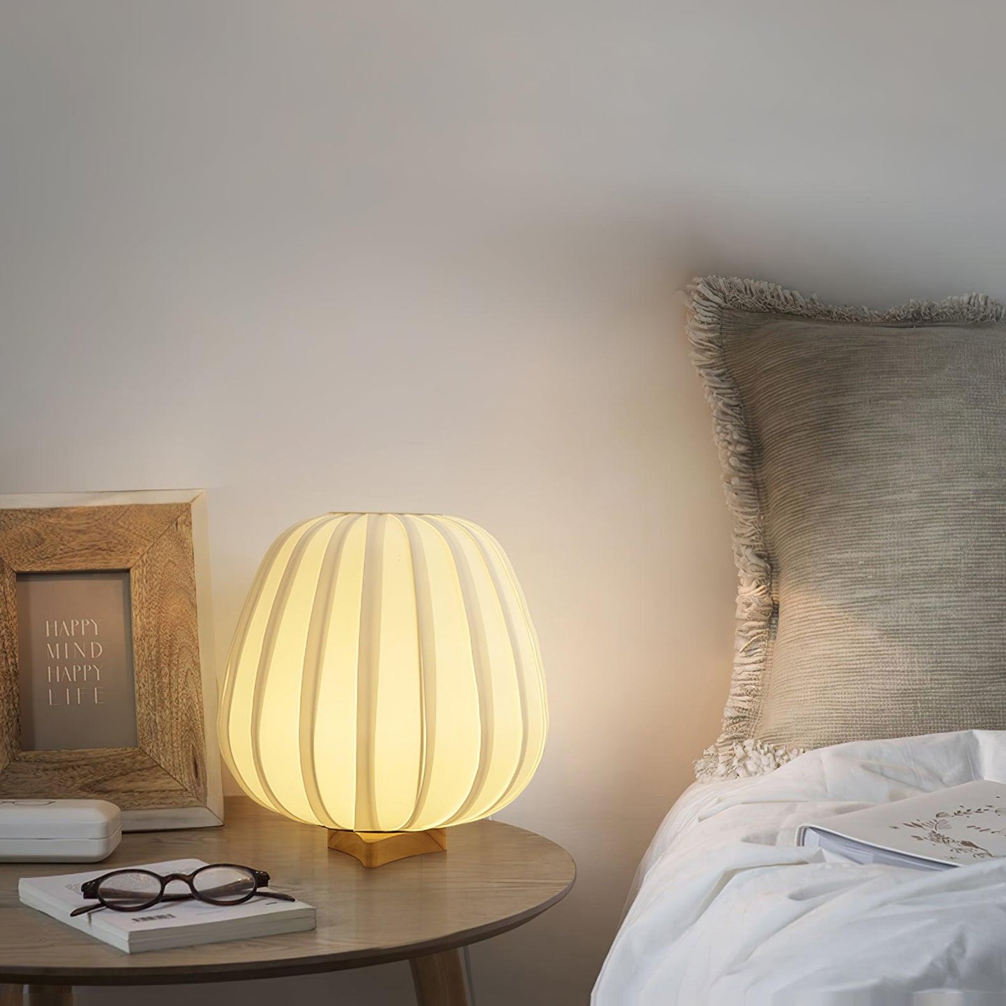 BowLift | Minimalist Table Lamp with Bamboo Base