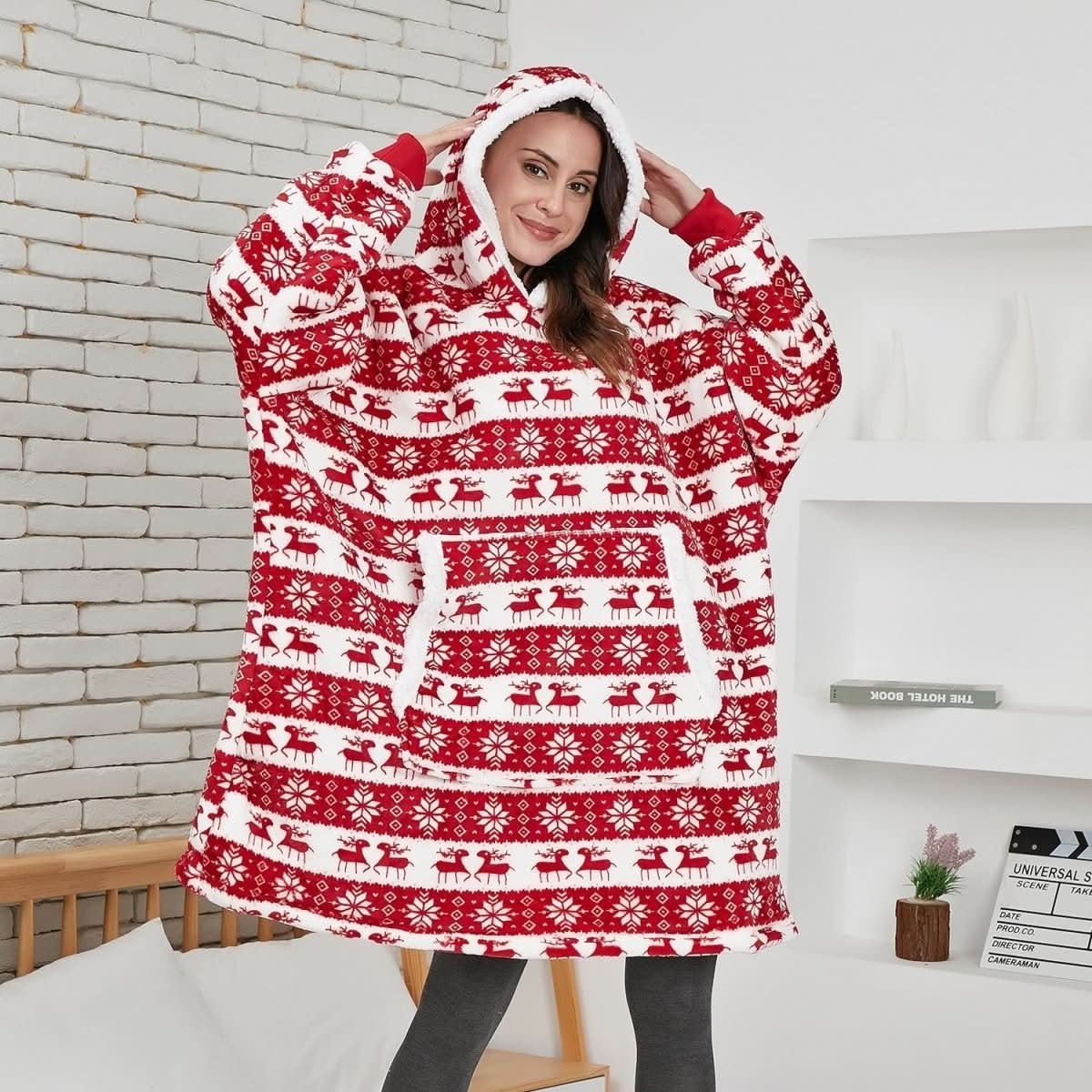 Skanto | Fleece Hoodie Blanket for Ultimate Comfort