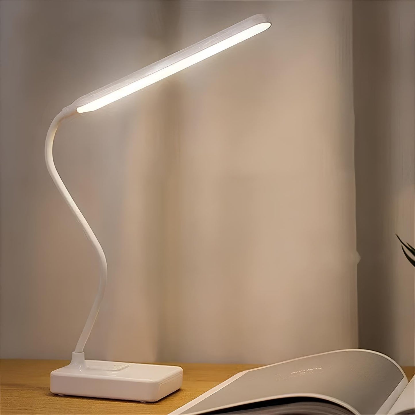 BowLift | LumoFlex Adjustable Desk Lamp – Rechargeable or Plug-In with Flexible Neck & Dimmable Light