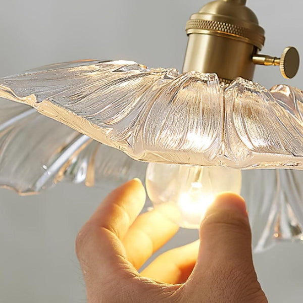 Skanto | Romantic Pendant Lamp with Flower-Shaped Glass Shade