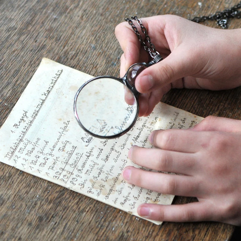 Skanto | Magnifying Necklace