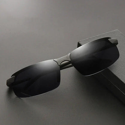 Smart photochromic glasses | Automatic tinting technology | Blue light protection