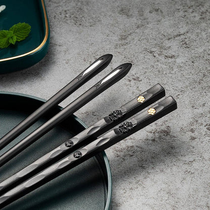 Skanto | Tradition and Class – Hand-Painted Chopsticks