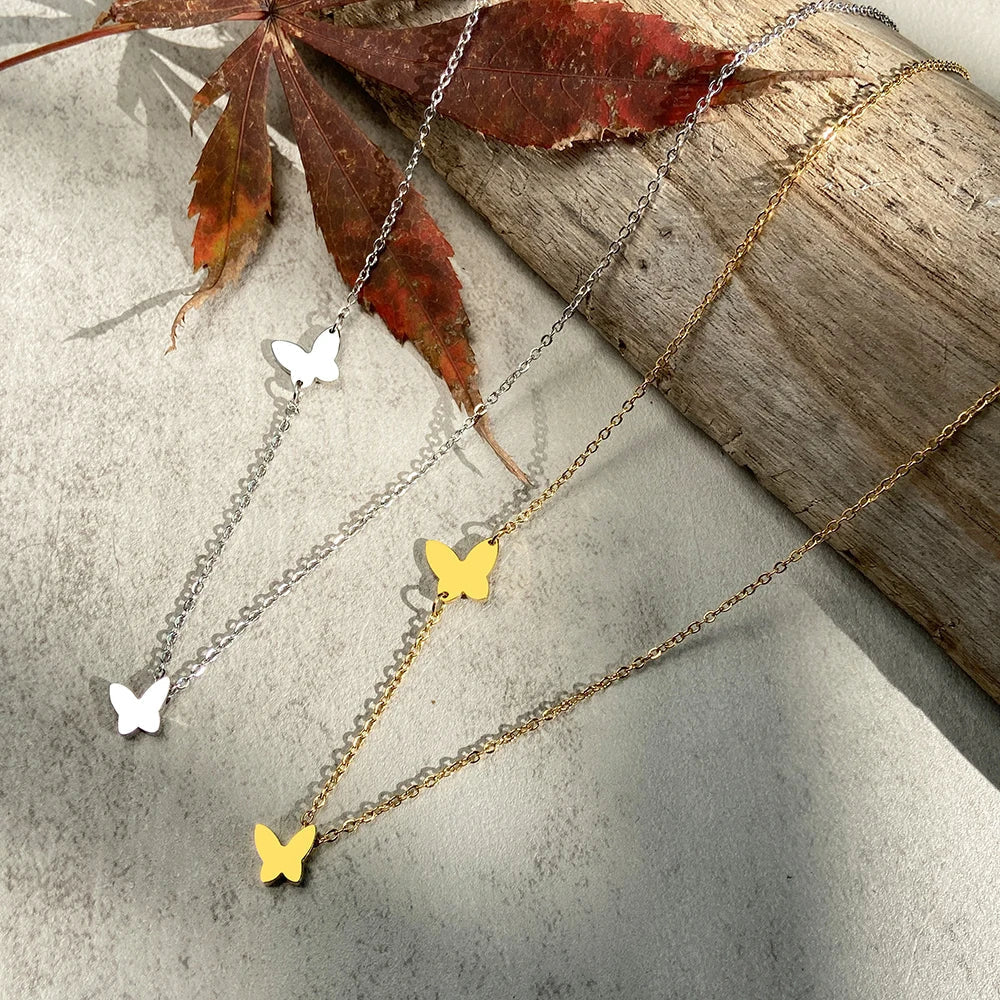 Skanto | Dainty Fluttering Butterfly Necklace
