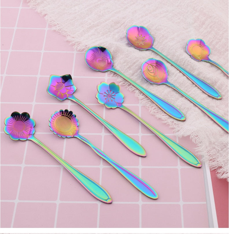 Skanto | 8-Piece Stainless Steel Teaspoon Set with Floral Design