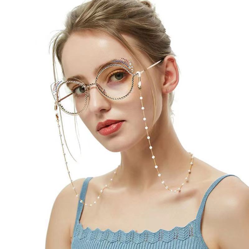 Skanto Pearl Sunglass Chain Glasses Holder
