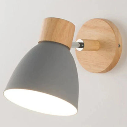 Skanto | Elegant Wooden Wall Lamp - Modern and Warm Design