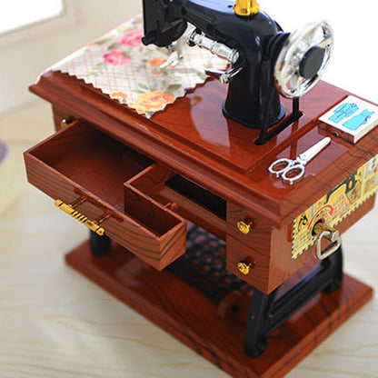 Brehn | Mini Craft Retro Sewing Machine Decor