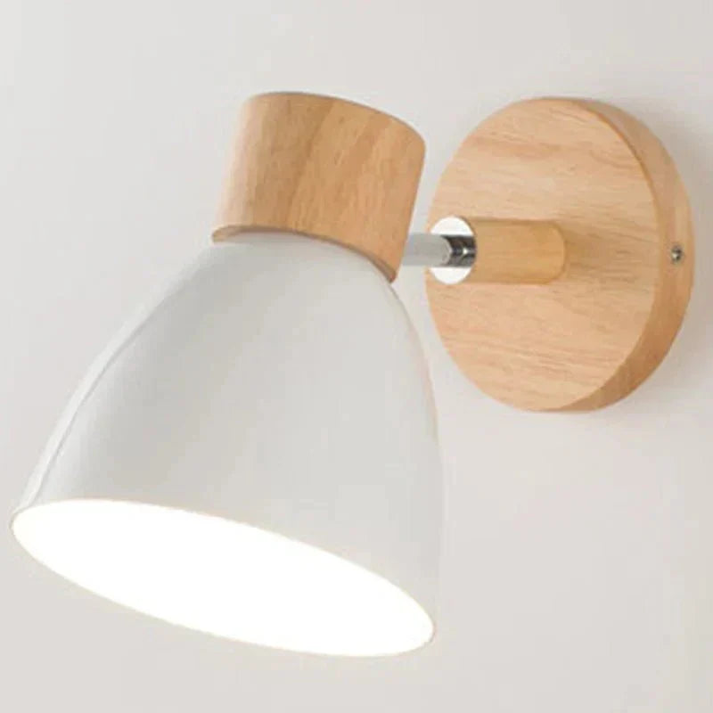 Skanto | Elegant Wooden Wall Lamp - Modern and Warm Design