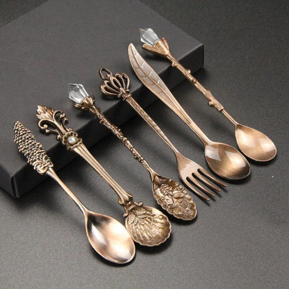 BowLift | Vintage Engraved Teaspoon – Classic Elegance for Your Table