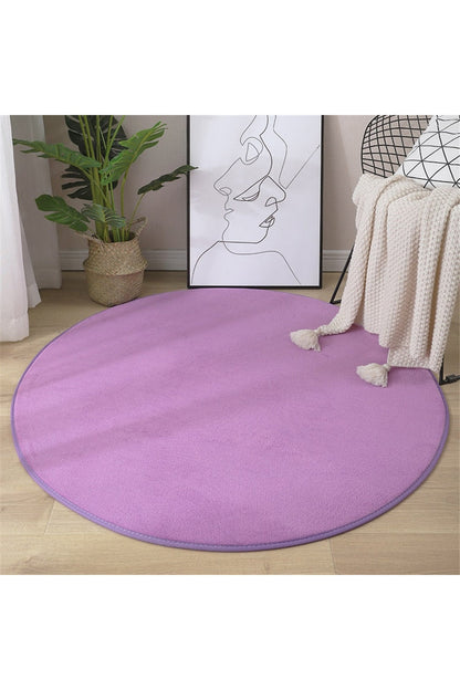 Soft, round rug with coral pattern