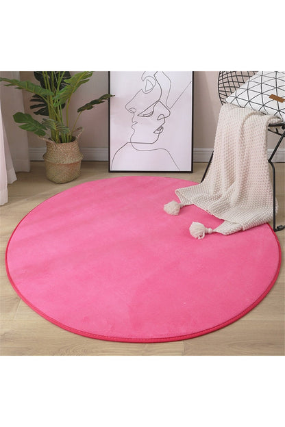 Soft, round rug with coral pattern