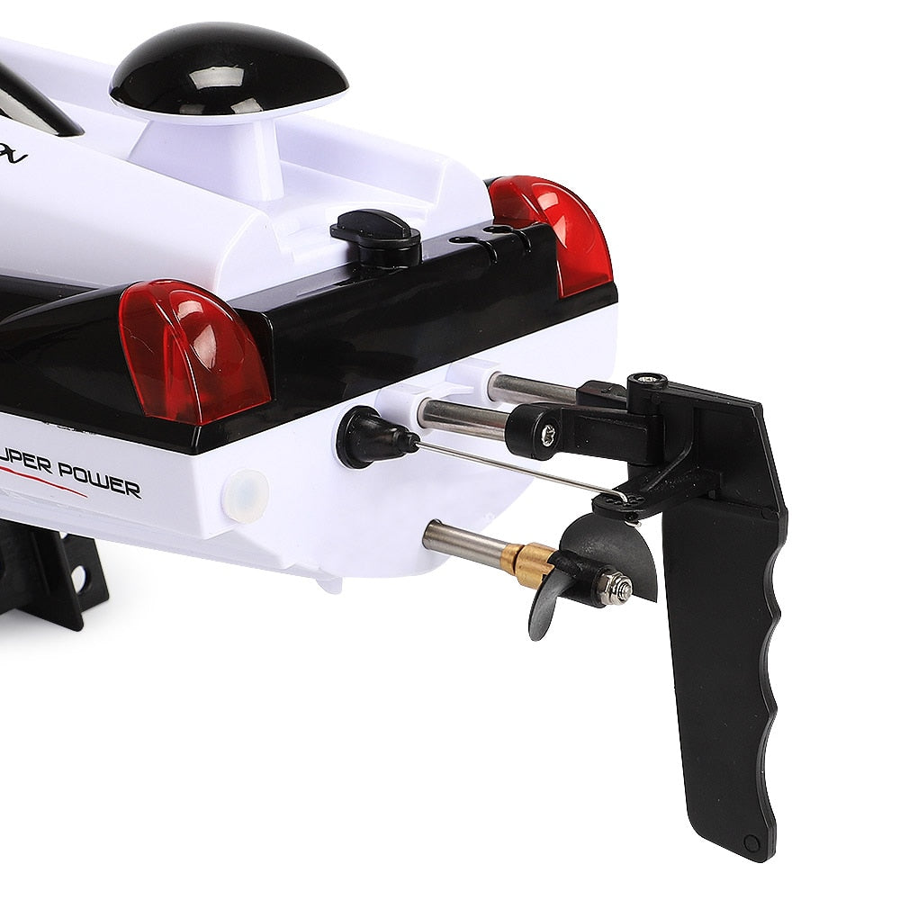 Skanto | High-Speed Remote Control Racing Boat