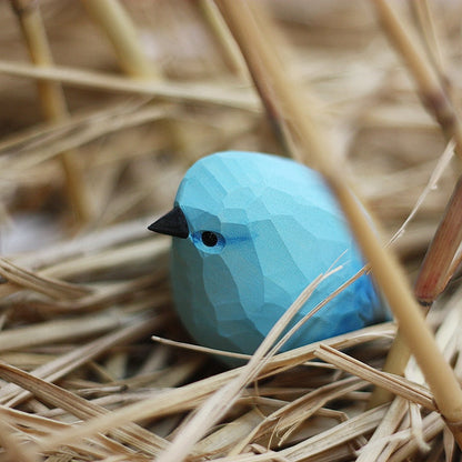 Skanto | NordicFeathers - Elegant Wooden Bird Sculptures