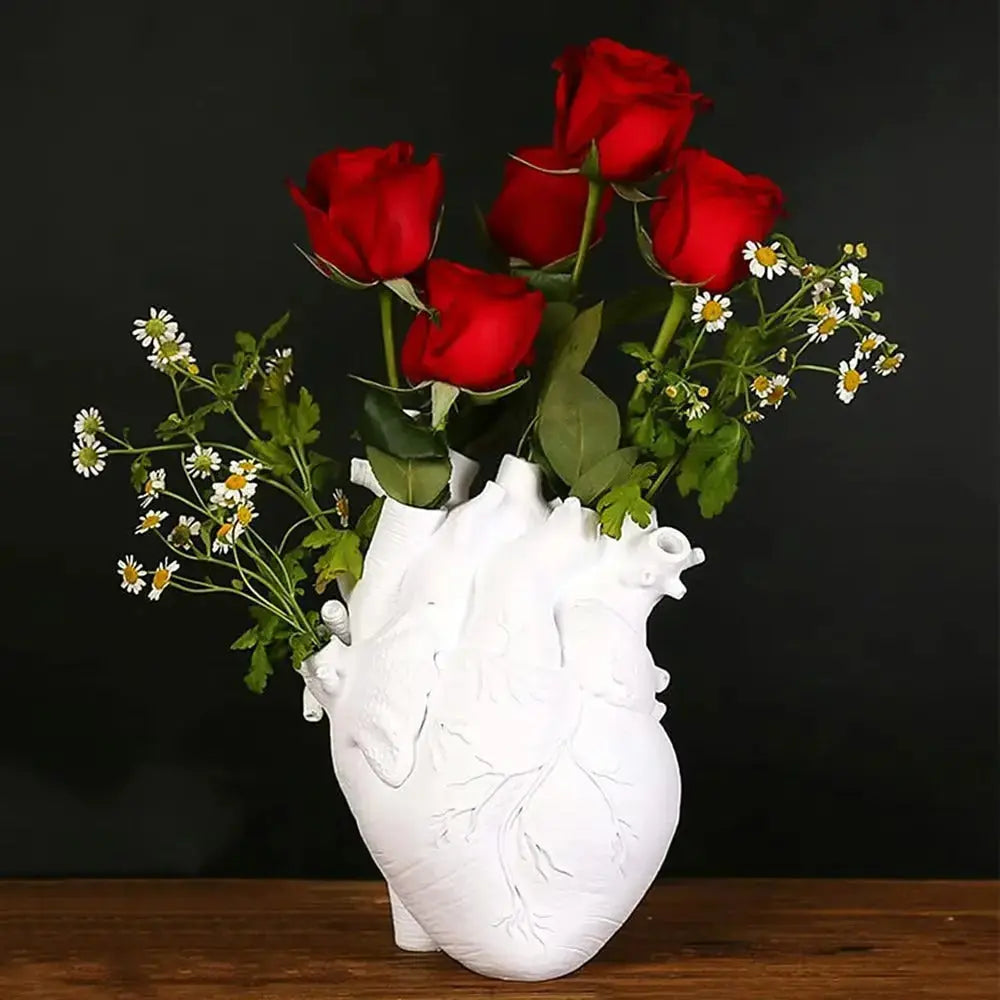 Heart-shaped Art Vase – Creative Vessel in Anatomical Design made of Resin