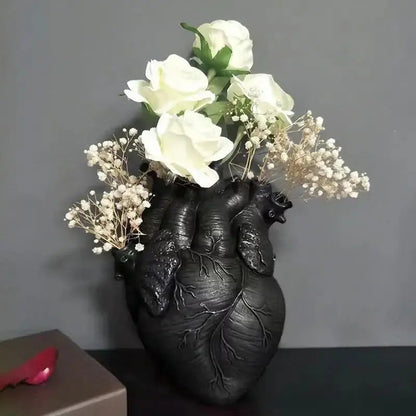 BowLift | Heart-shaped Art Vase – Creative Vessel in Anatomical Design Made of Resin