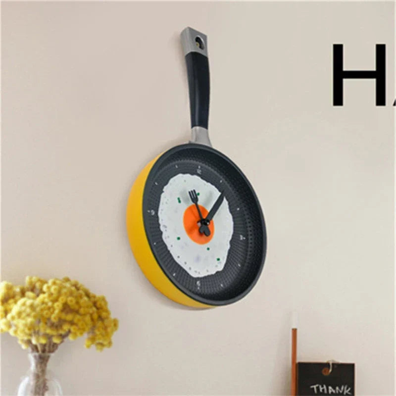 BowLift | Omelette Pot-Shaped Wall Clock