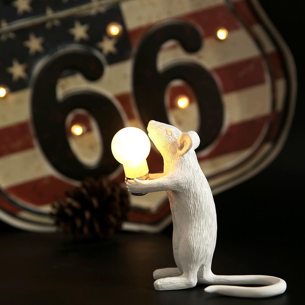 Table lamp with mouse motif
