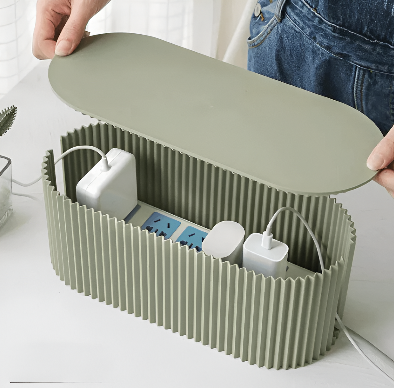 BowLift | Elegant Cable Organiser Box – Minimalist Cable Storage in Soft Macaron Colours