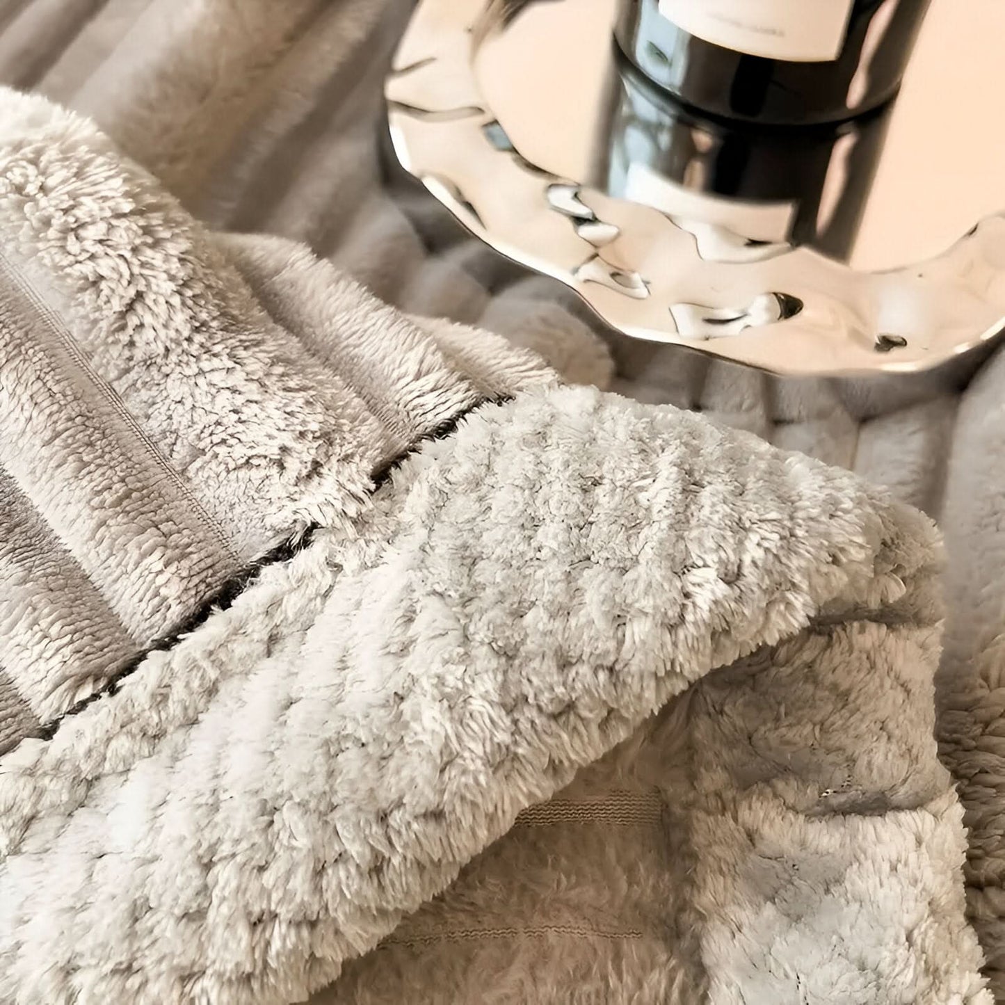 Skanto | FLUFFIQUE - Premium Cozy Blanket