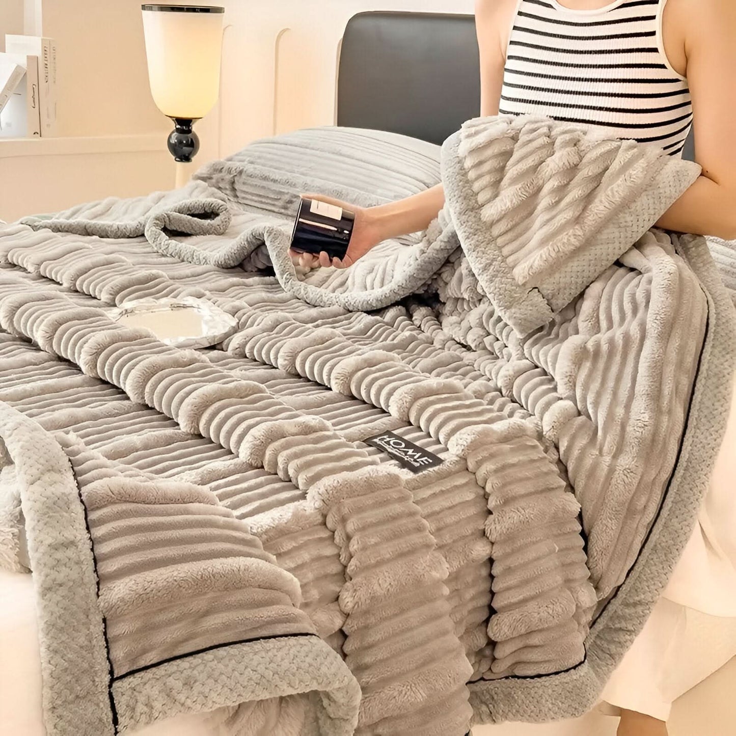 Skanto | FLUFFIQUE - Premium Cozy Blanket