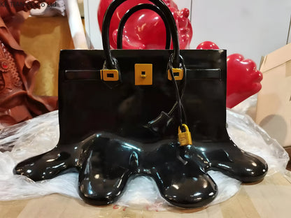 Frendorf | LuxuPurse Vases - Stylish Floral Purse Vase made of Resin