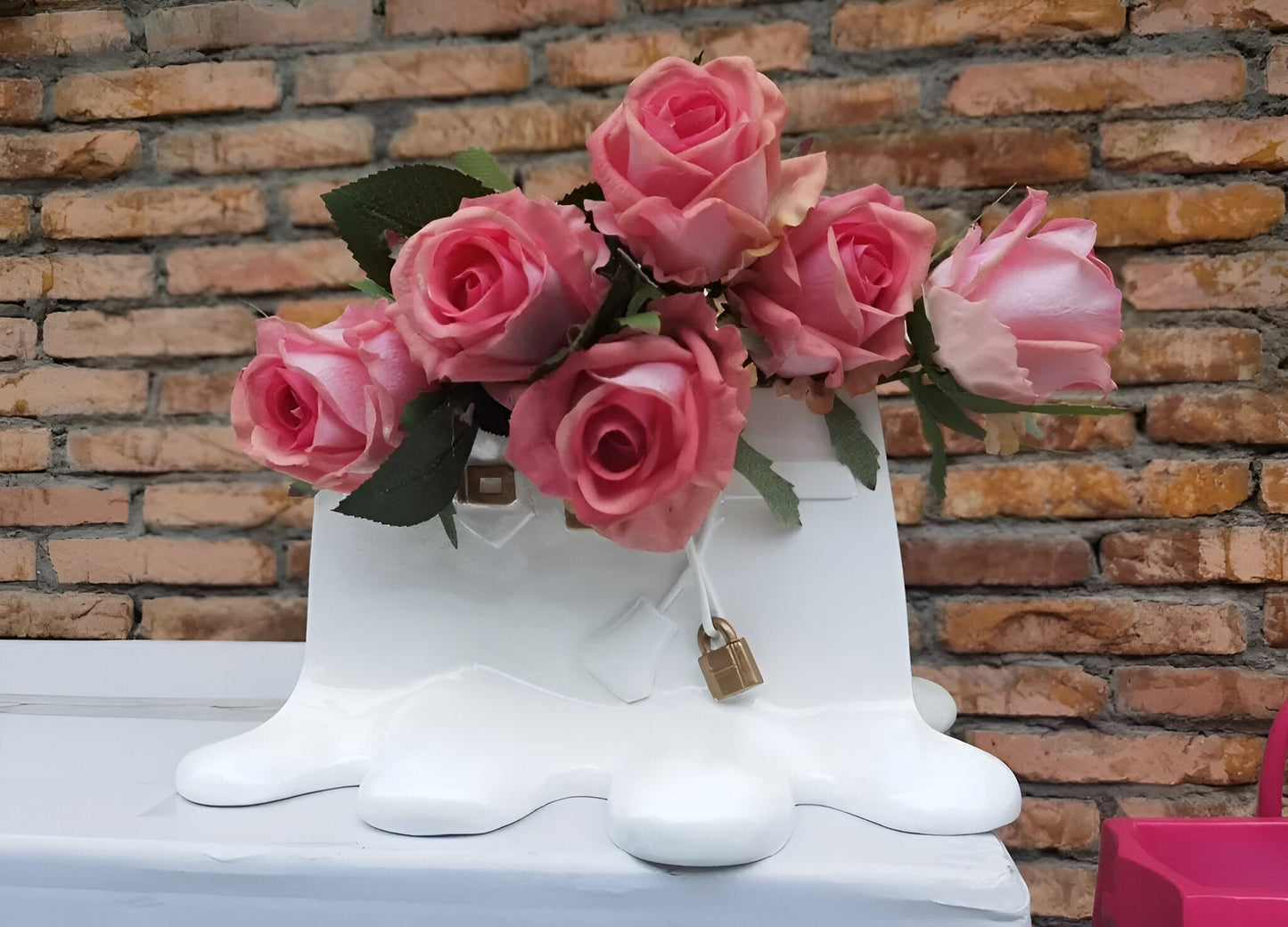 Frendorf | LuxuPurse Vases - Stylish Floral Purse Vase made of Resin