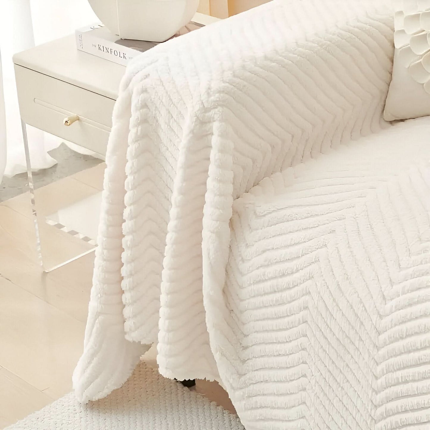 BowLift | LuxuraWrap Sofa Cover – Non‑Slip Pet‑Friendly Couch Protector