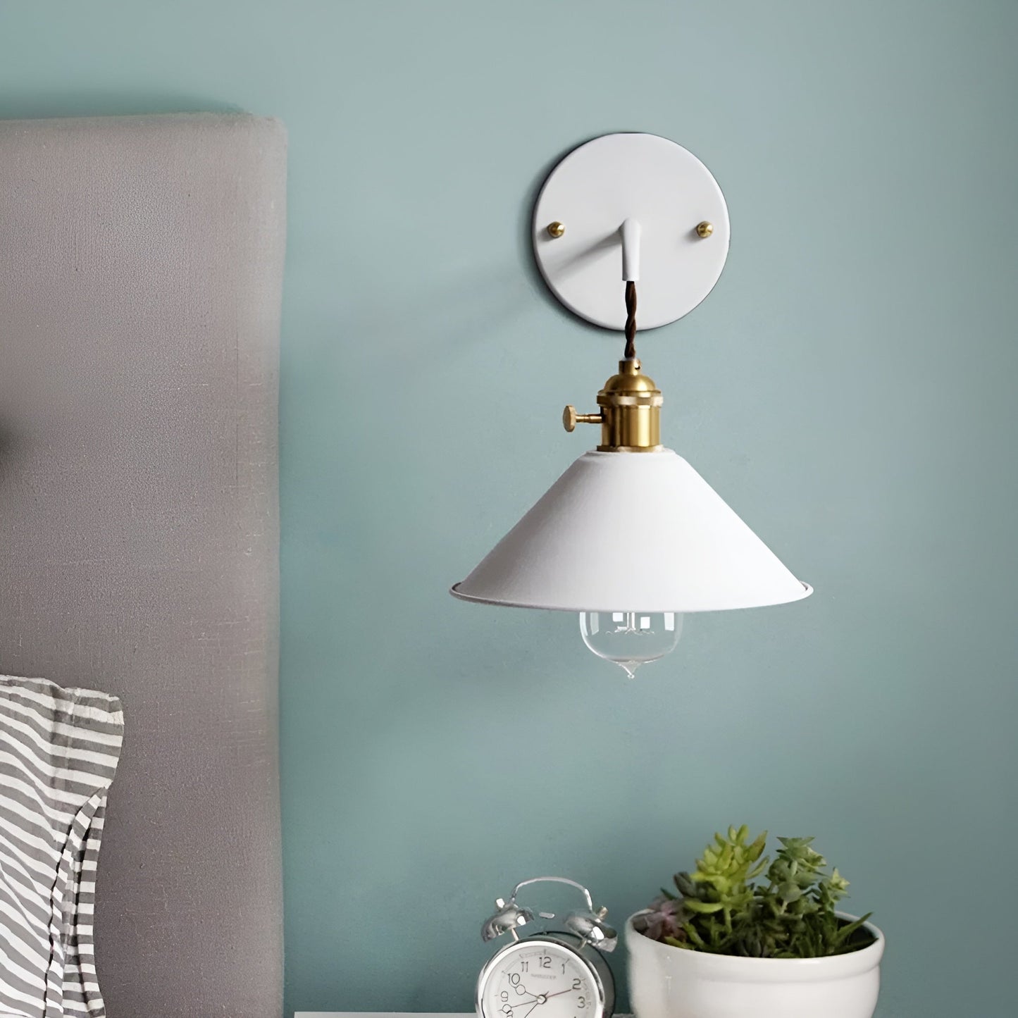Skanto | Retro Vintage Wall Lamp - Vintage-Inspired Cone Metal Wall Lamp