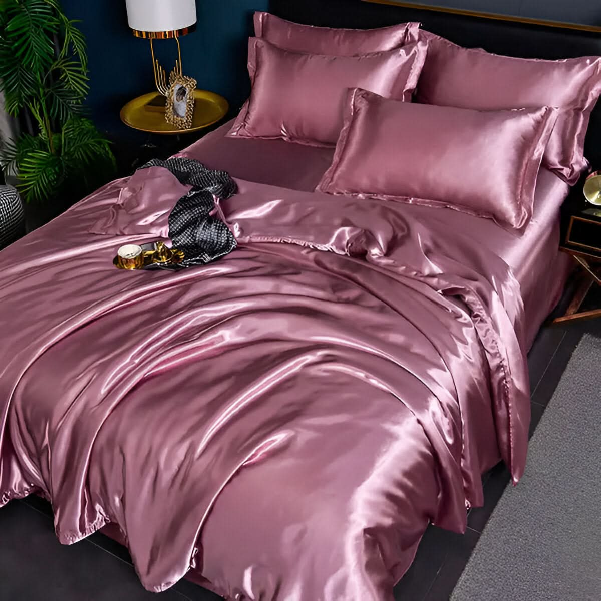 BowLift | PLUSHORA - SilkCloud Duvet - Premium Breathable Silk Bedding
