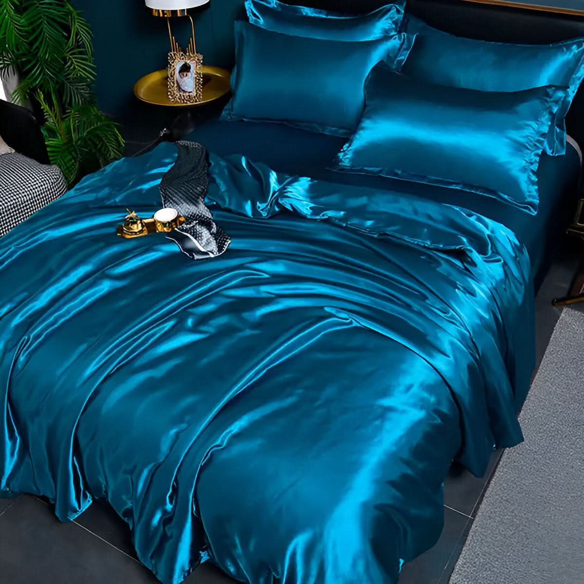 BowLift | PLUSHORA - SilkCloud Duvet - Premium Breathable Silk Bedding
