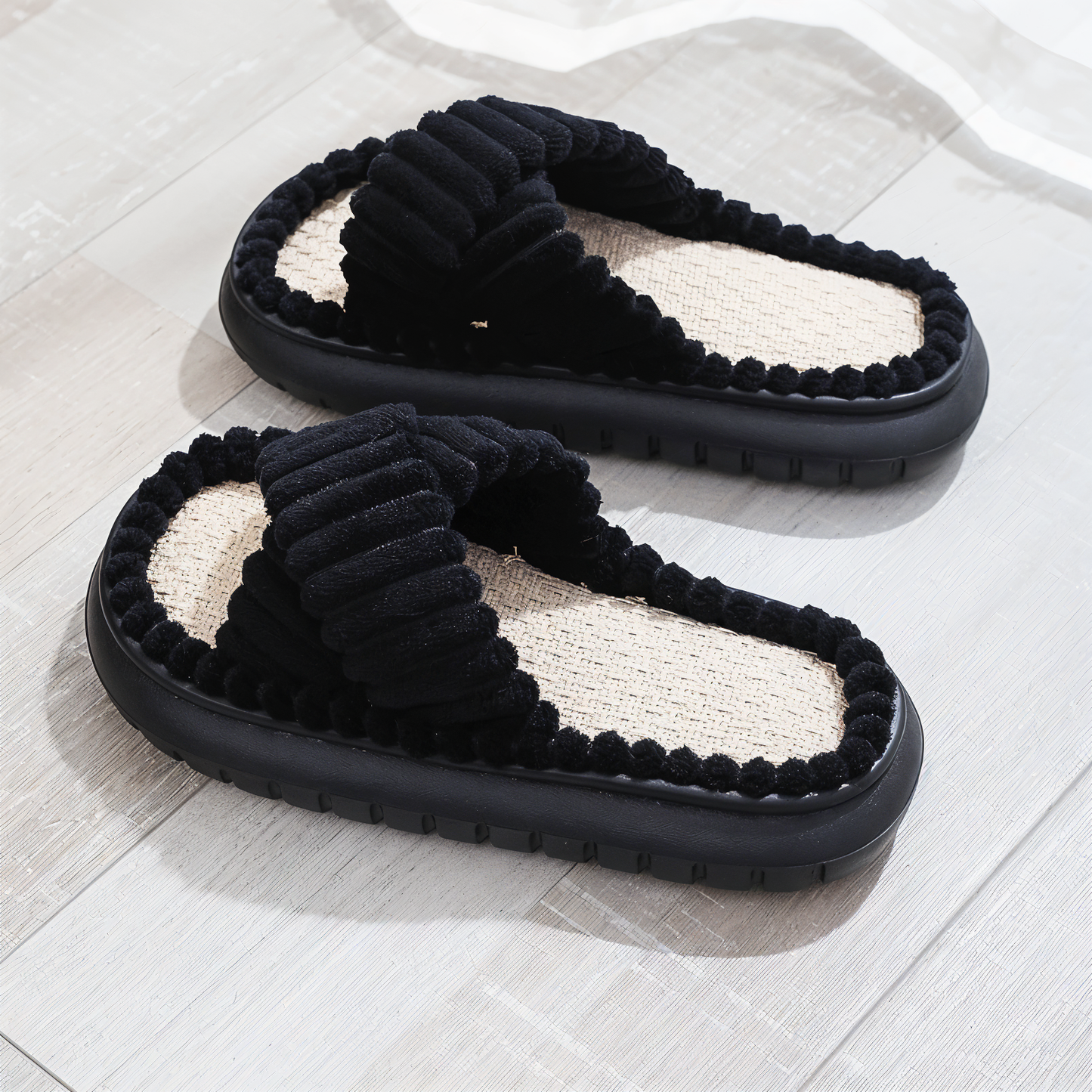 Sofie - Plush-lined slippers with cross straps