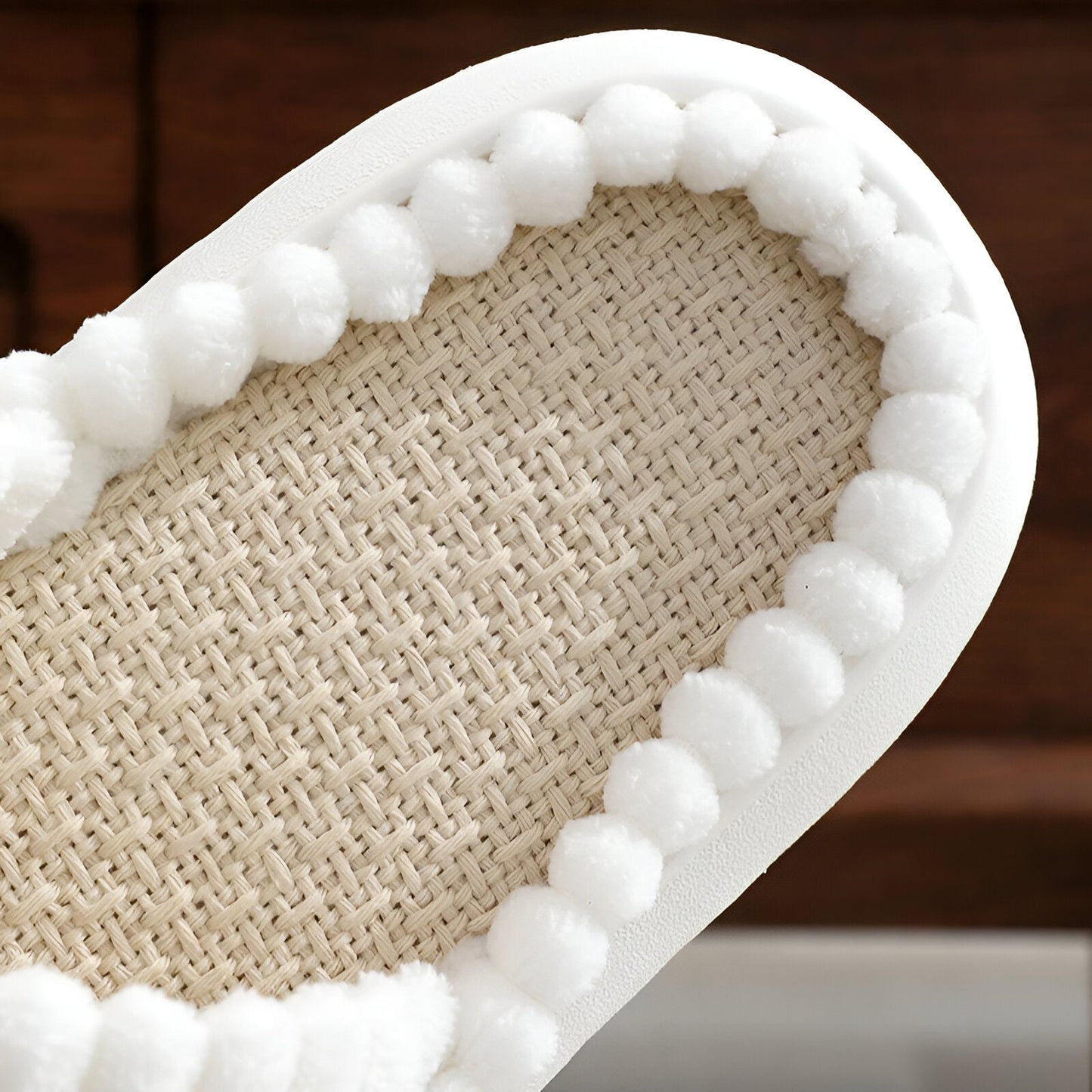 Sofie - Plush-lined slippers with cross straps