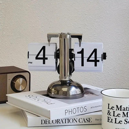 Skanto | FlipChic - Luxury Clock
