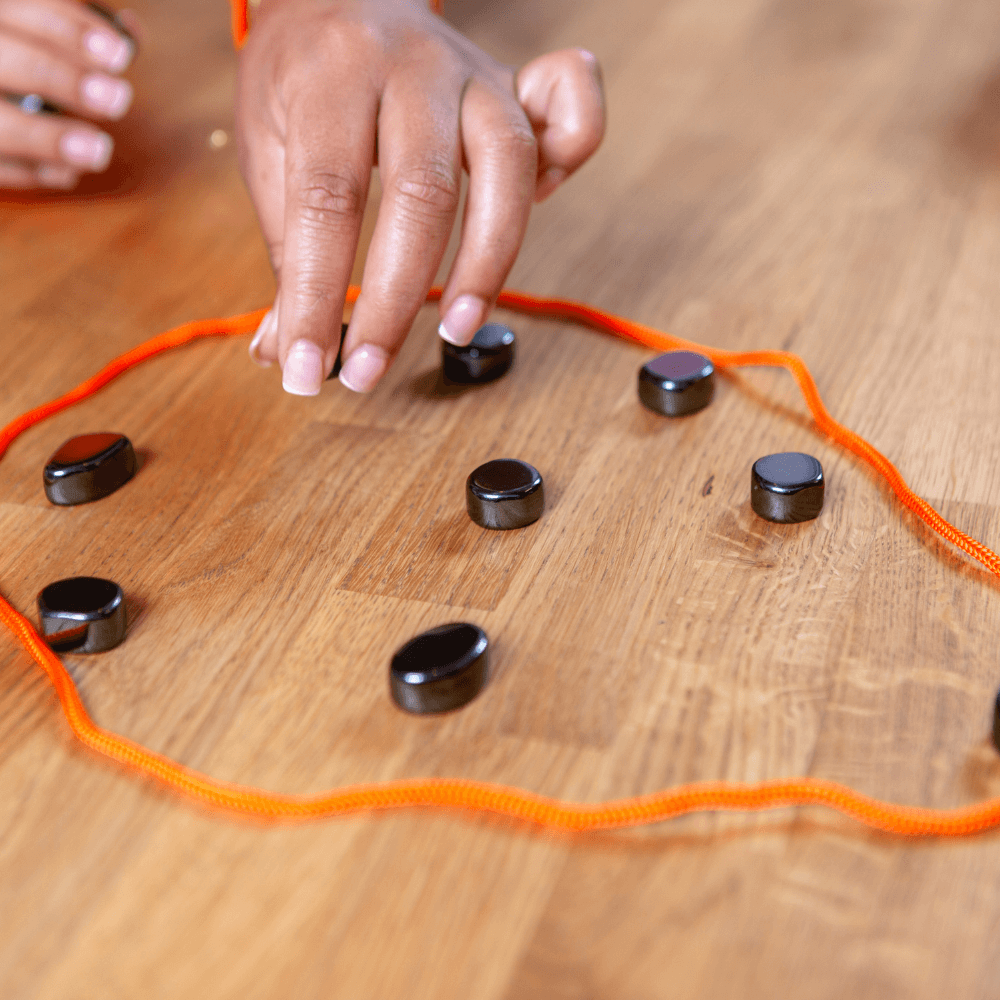 Skanto | Magnetic Game Set Strategy Brain Puzzle Set