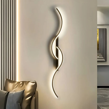 Skanto | Modern Curved LED Wall Lamp with Dynamic Design