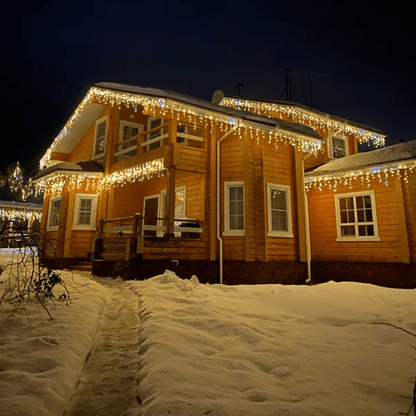 Skanto | LED Garden Curtain 4 x 0,6 m with Weather-Resistant Elegance