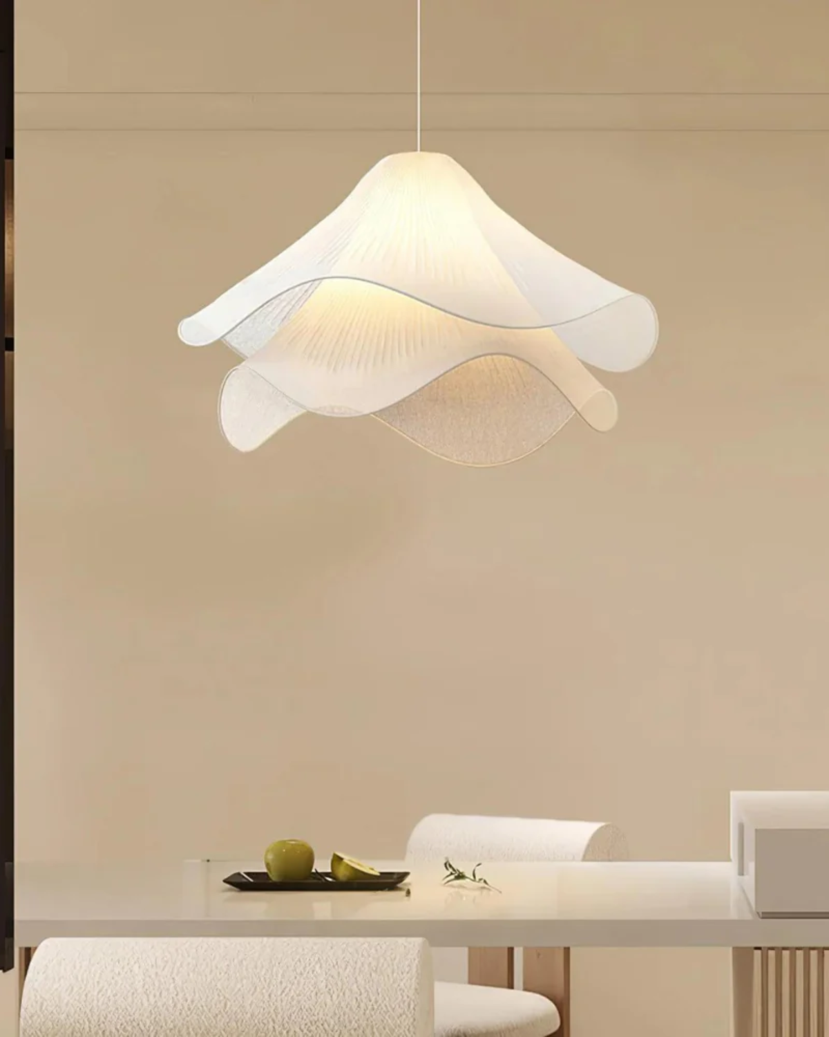 Skanto | Floral Pendant Lamp with Elegant Finish