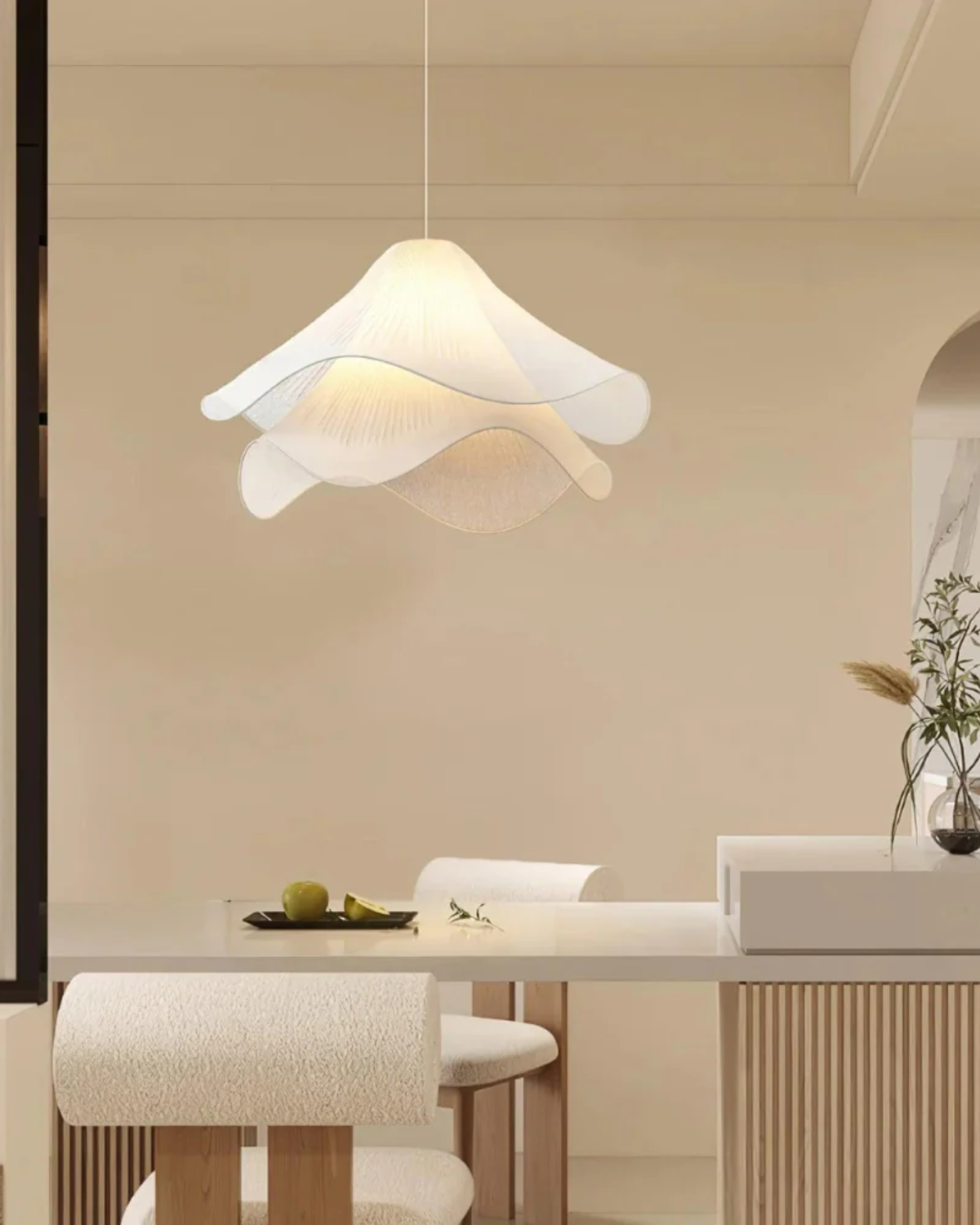 Skanto | Floral Pendant Lamp with Elegant Finish