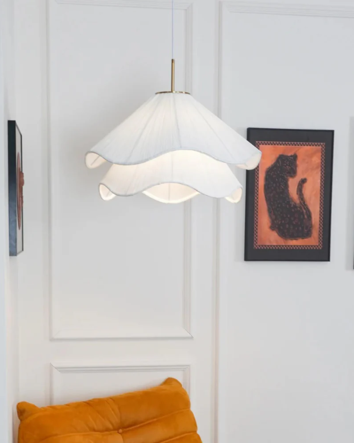Skanto | Floral Pendant Lamp with Elegant Finish