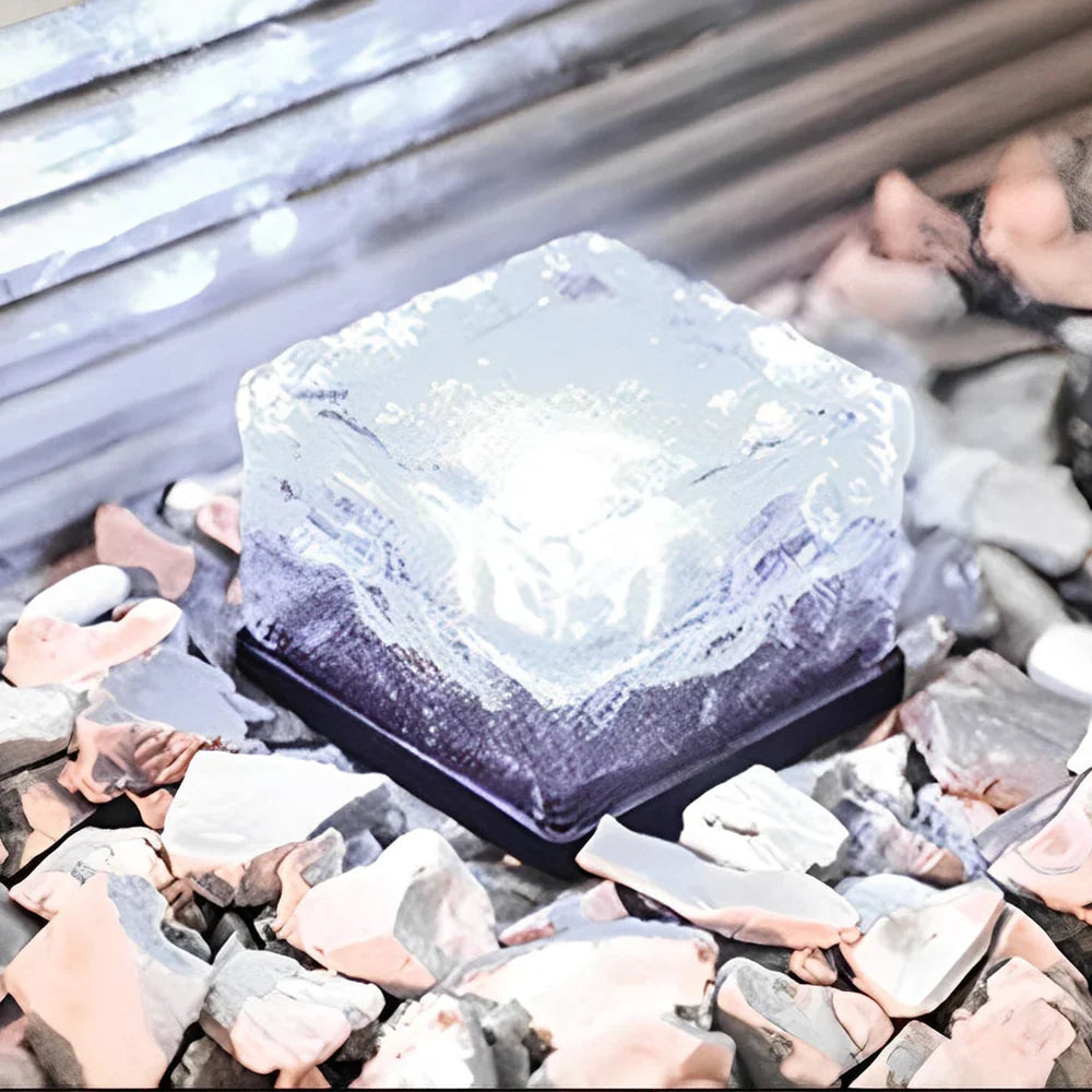 LumiSquare – Solar Powered Garden Light