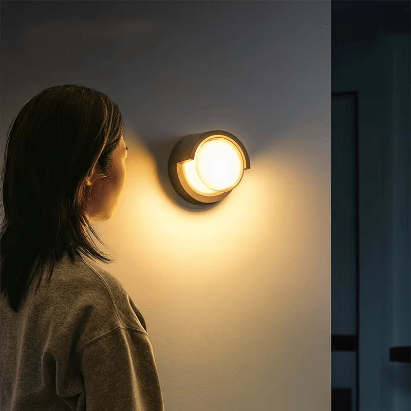 BowLift | Modern LED outdoor wall light with motion sensor