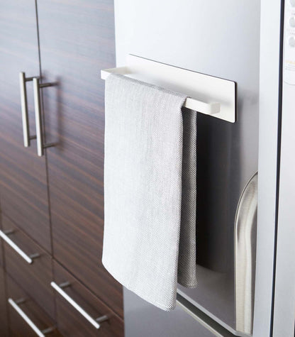 Brehn | Magnetic Paper Towel Holder - Steel