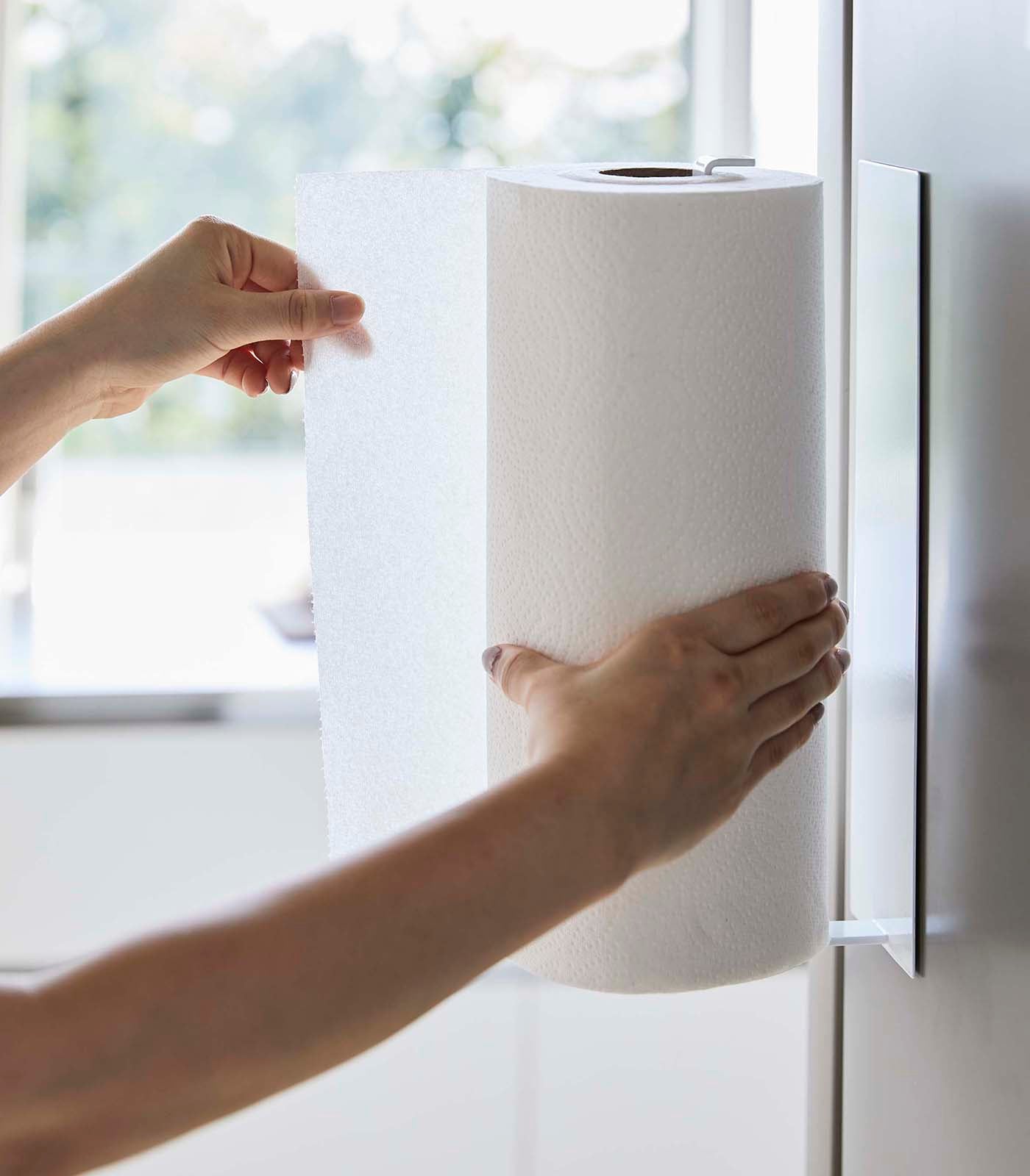 Brehn | Magnetic Paper Towel Holder - Steel