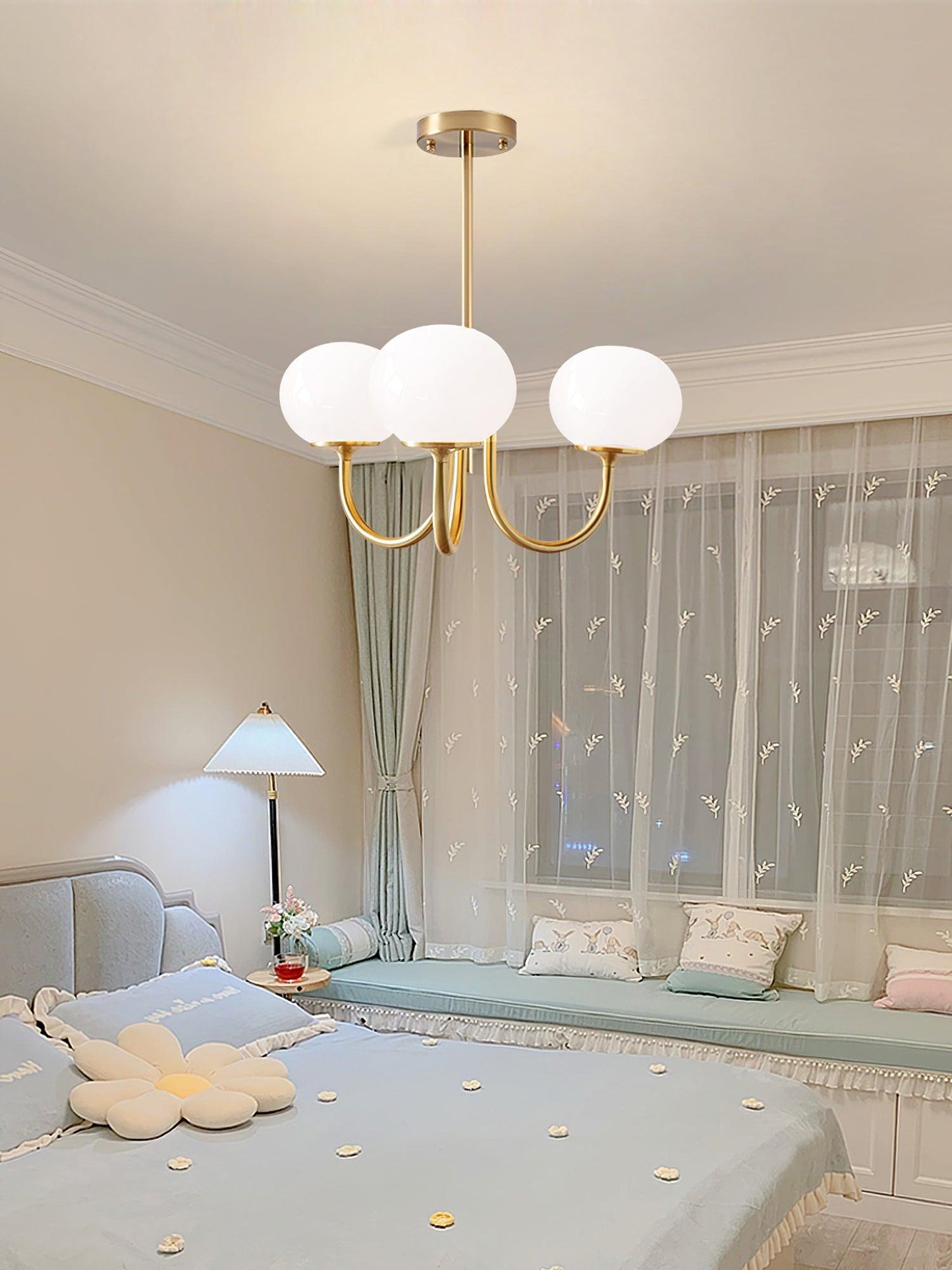 BowLift | AuroraGlow - Marshmallow Chandelier