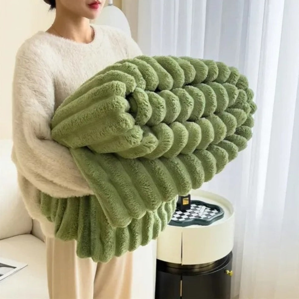Skanto | EILA - Cloud Nine Cozy Blanket