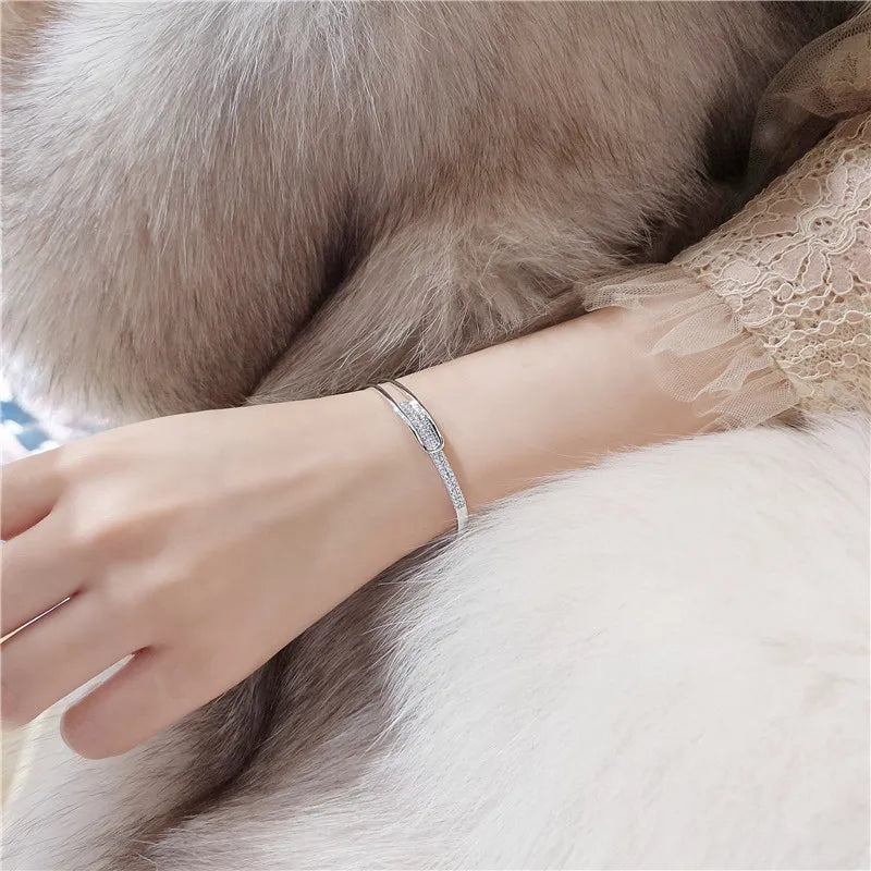 BowLift | Open bracelet made of 925 sterling silver with zirconia